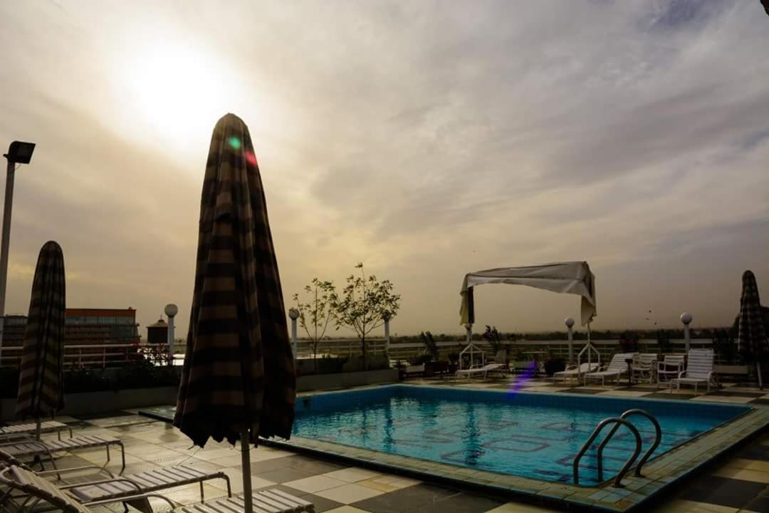 New Pola Hotel Luxor Buitenkant foto