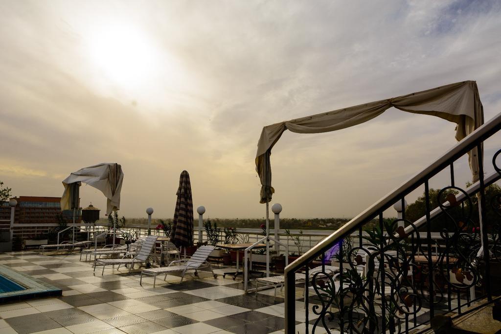 New Pola Hotel Luxor Buitenkant foto